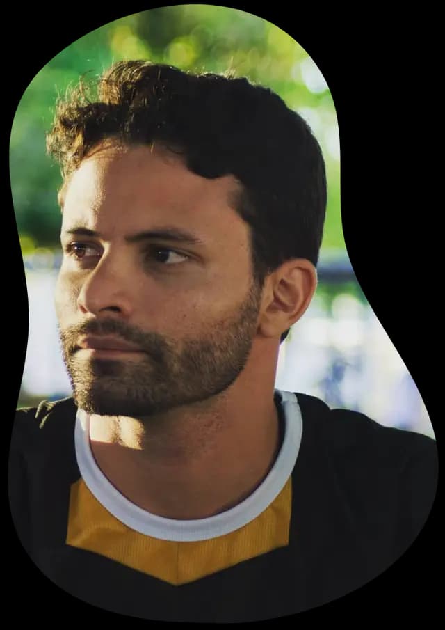 Foto de Rodolfo Lisboa, diretor, ator e professor do Teatro Esporte.